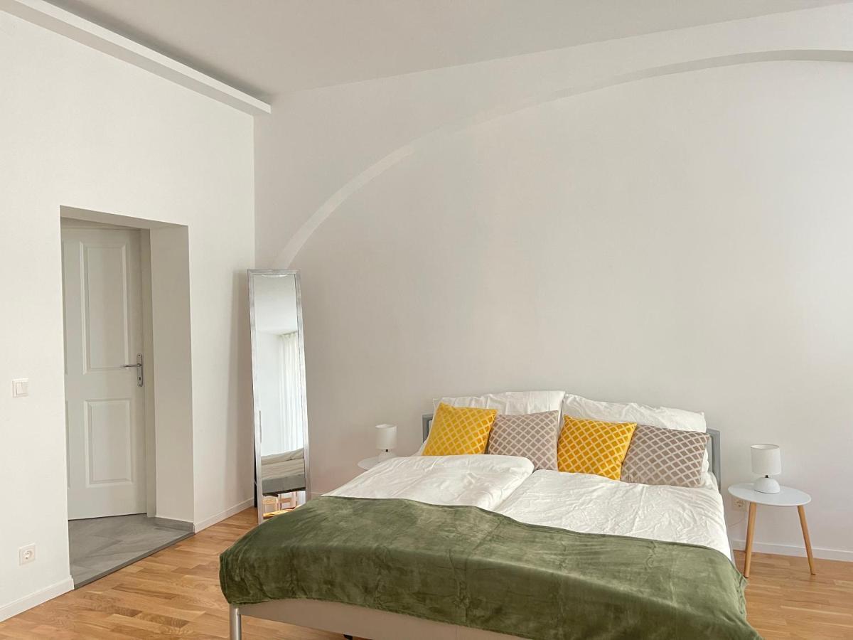 Big Apartment Vienna Exterior photo