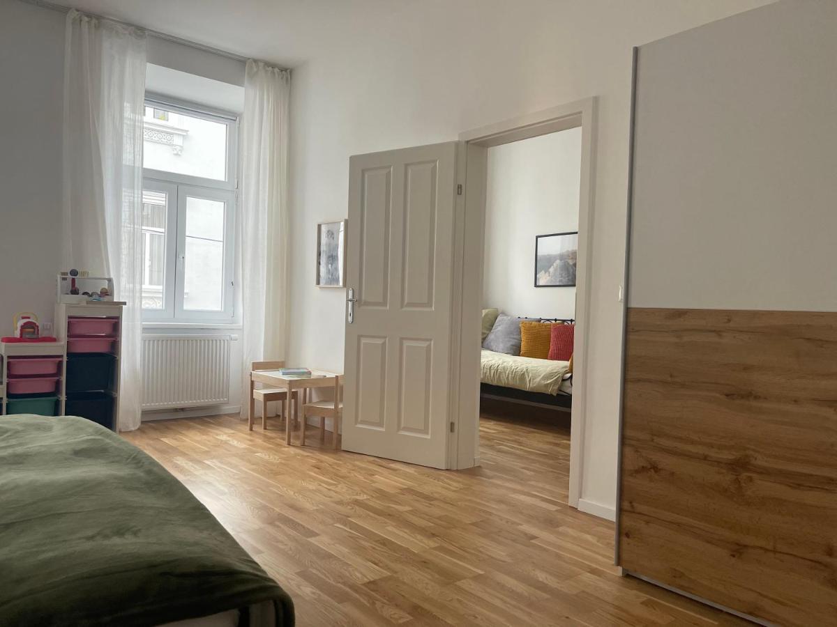 Big Apartment Vienna Exterior photo