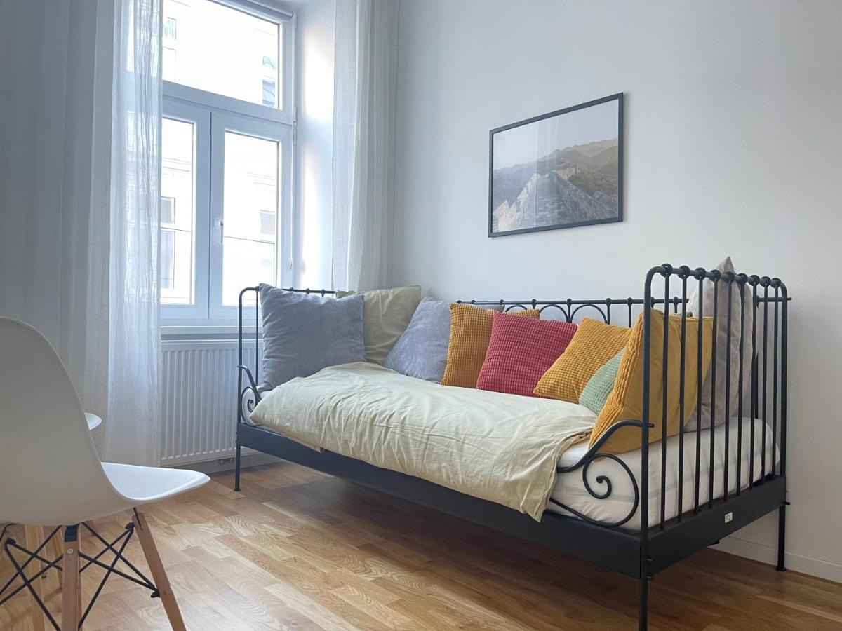 Big Apartment Vienna Exterior photo